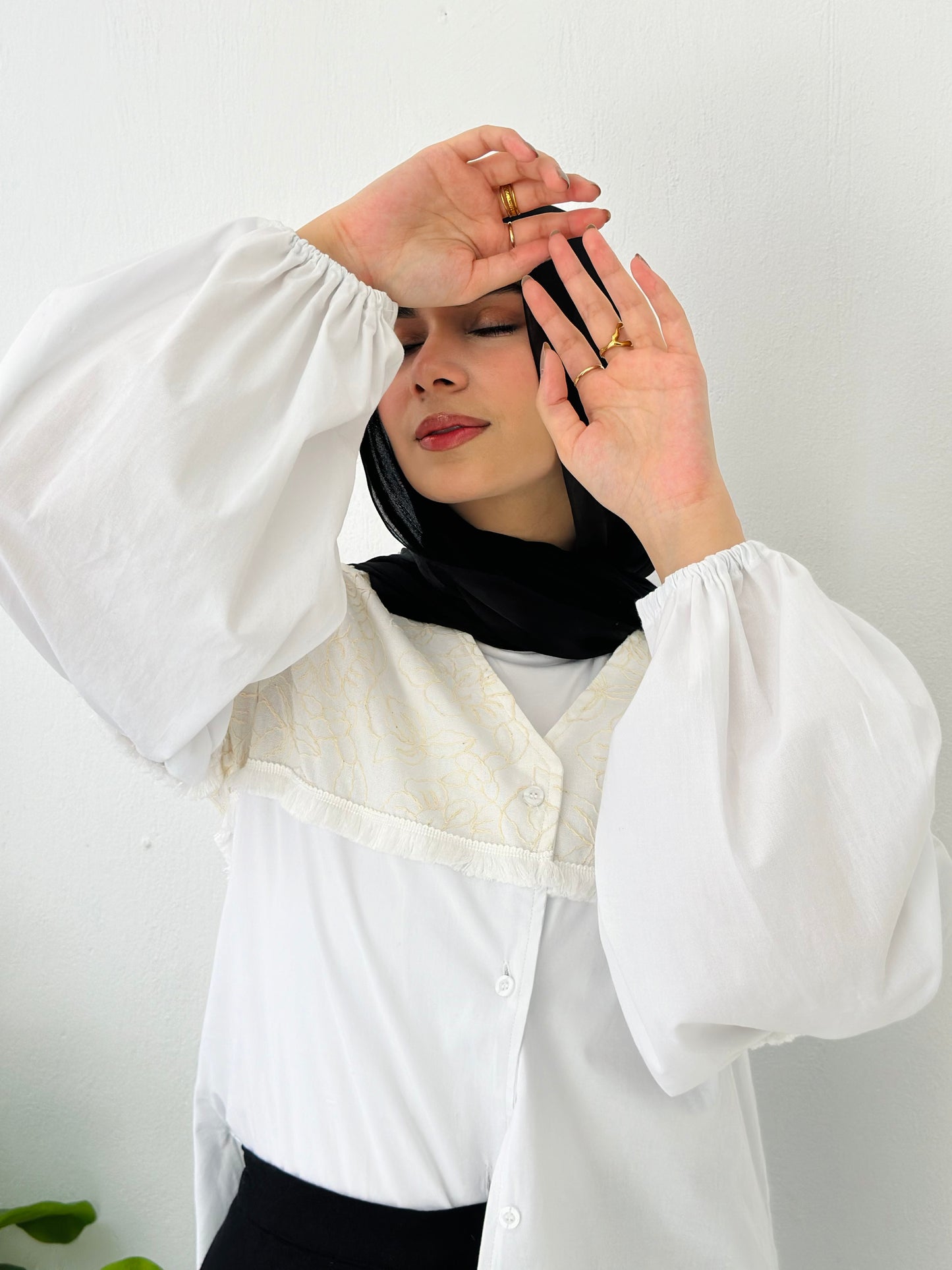 Basic Embroidered Chemise - Off White