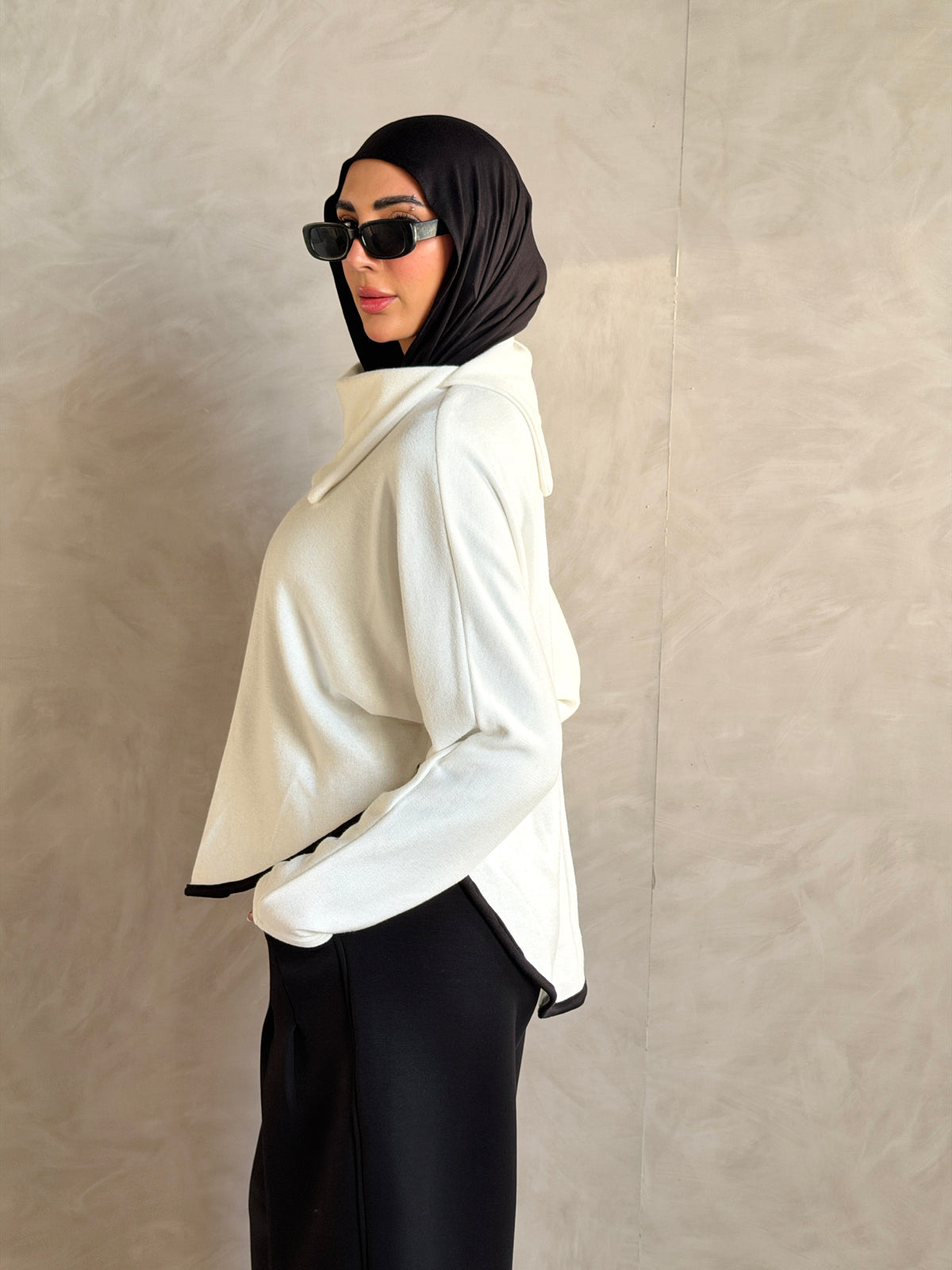 Asymmetric knit Top - White