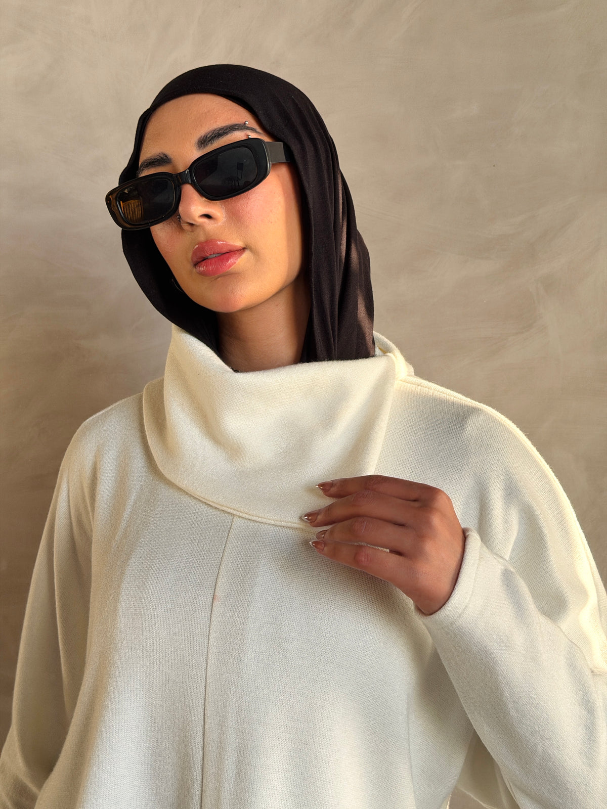 Asymmetric knit Top - White