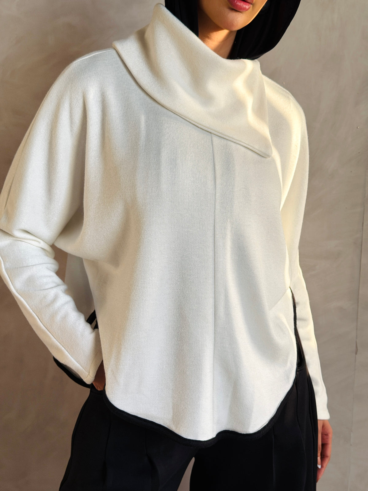 Asymmetric knit Top - White