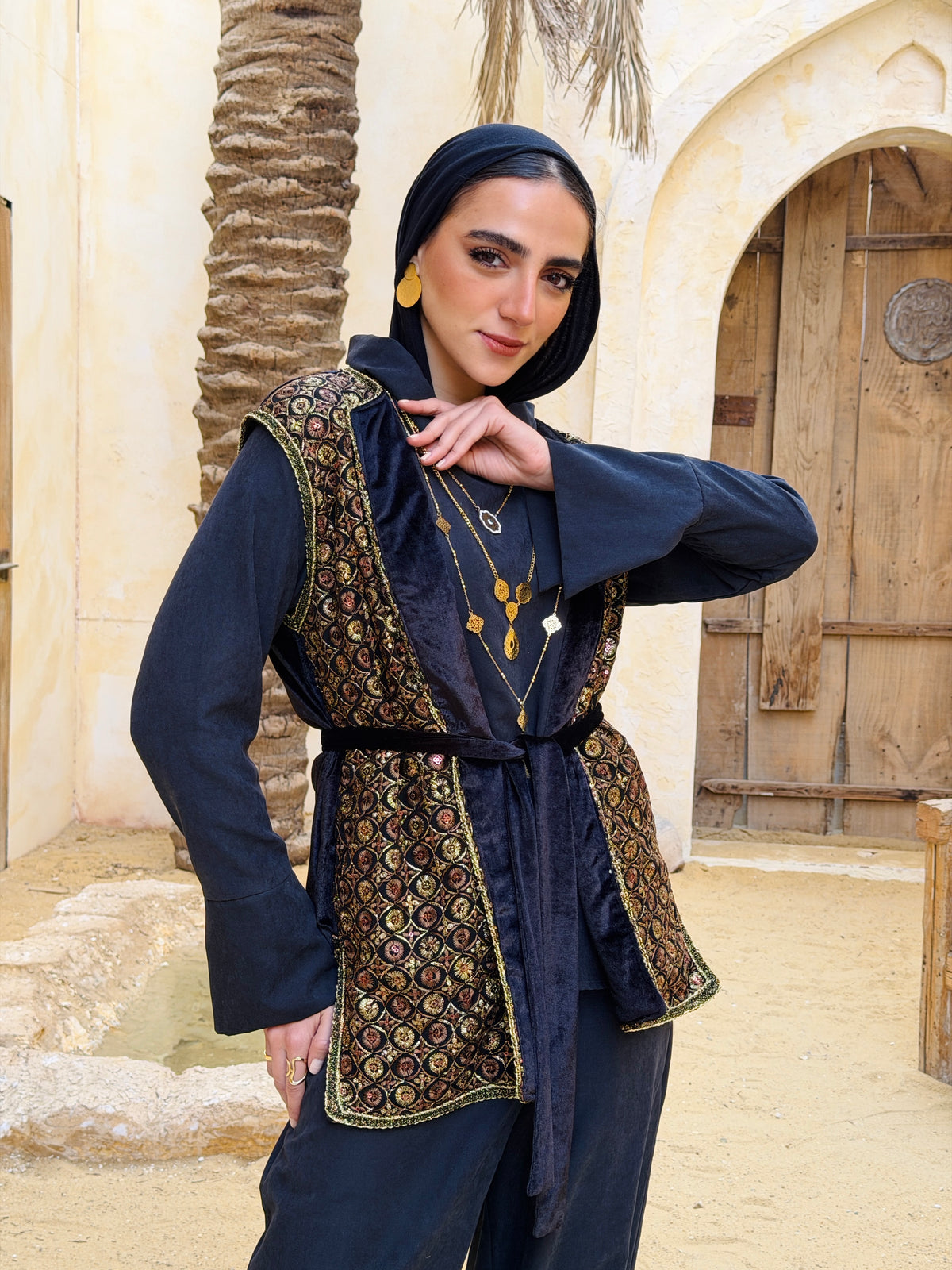 Oriental Embroidery Vest - Black