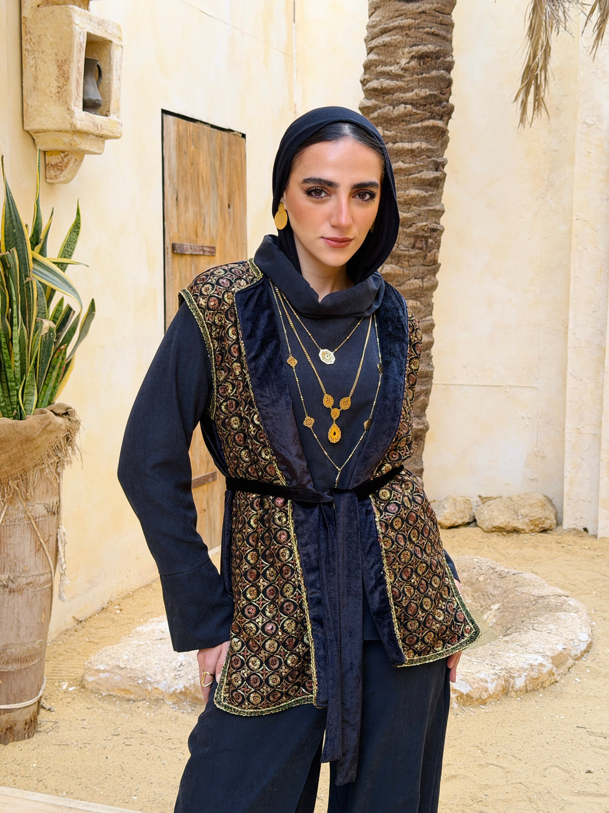 Oriental Embroidery Vest - Black