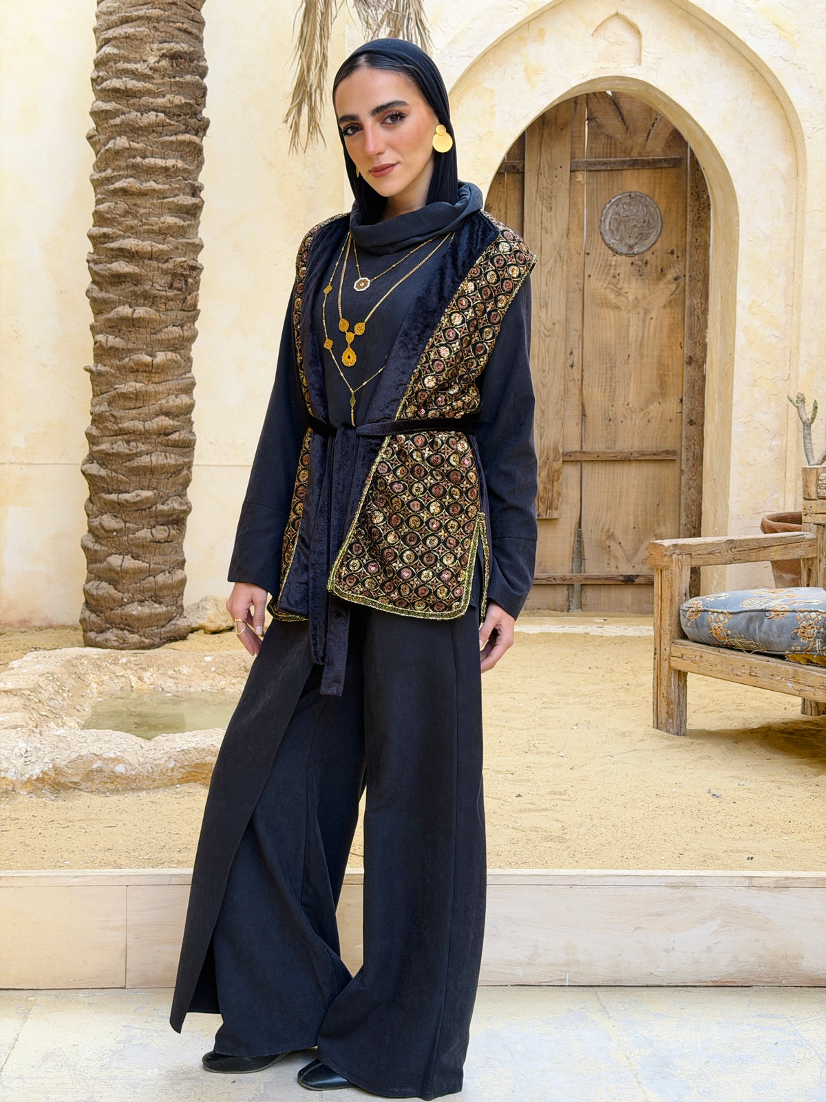 Oriental Embroidery Vest - Black