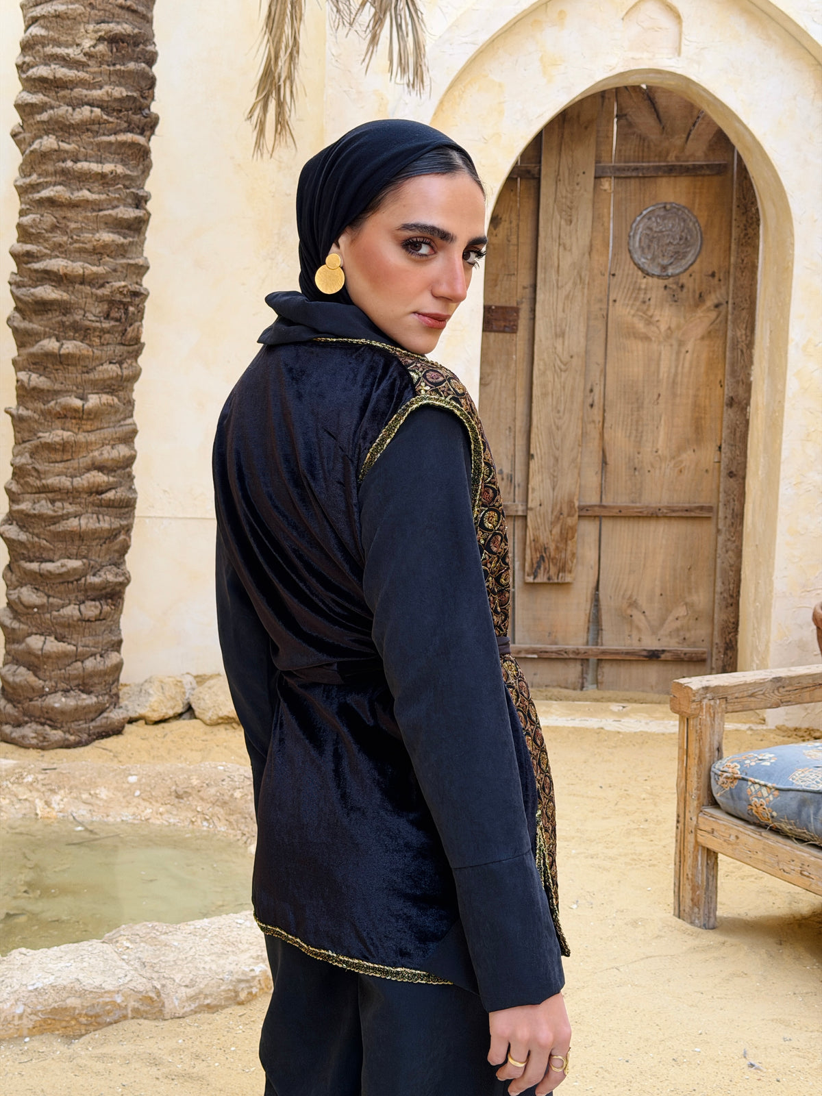 Oriental Embroidery Vest - Black