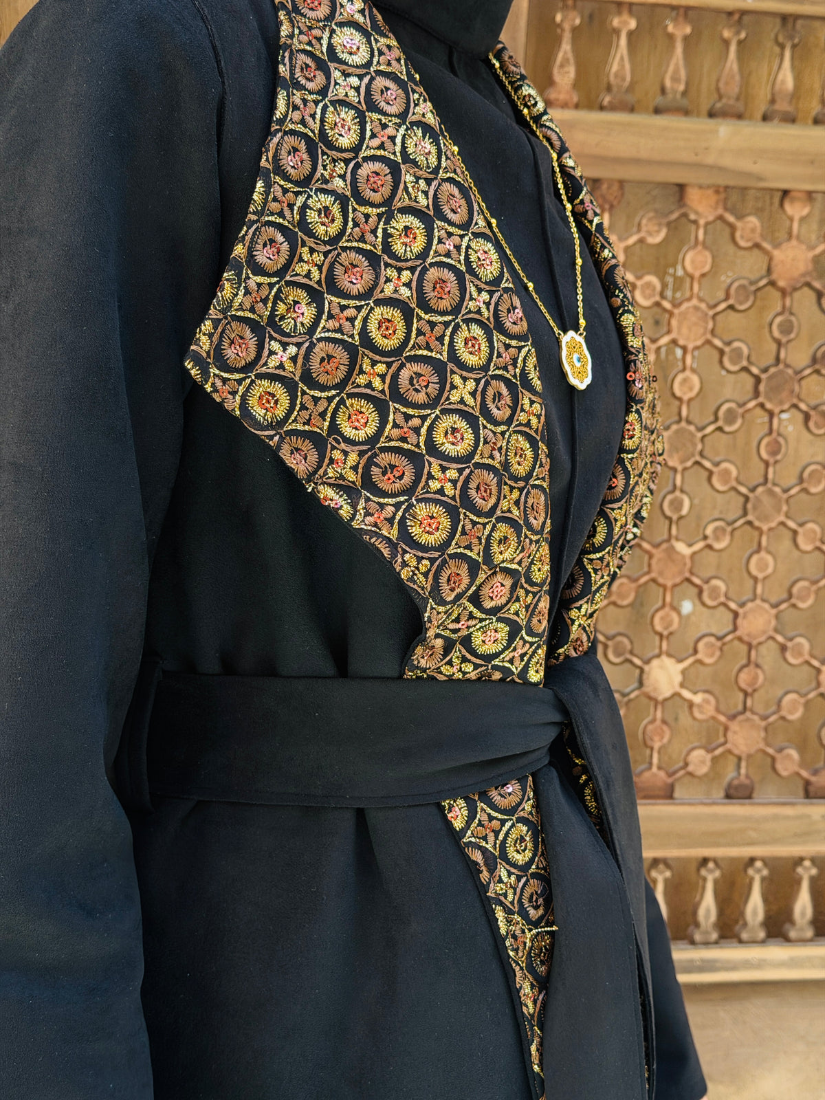 Embroidery Vest - Black