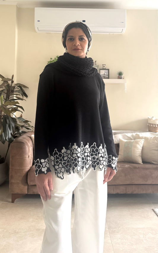 Floral Edge Knit Pullover